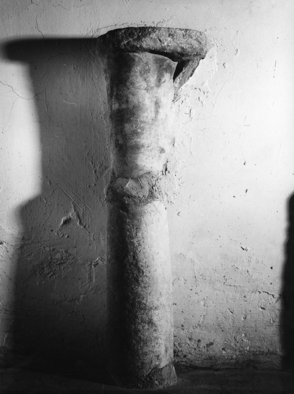 colonna, frammento - ambito laziale (sec. IX)