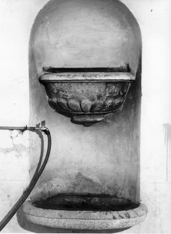 lavabo - a parete - ambito laziale (inizio sec. XVII)