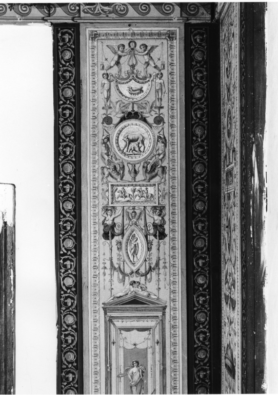 Motivi decorativi a grottesche, architettonici (dipinto) di Danti Giuseppe (sec. XX)