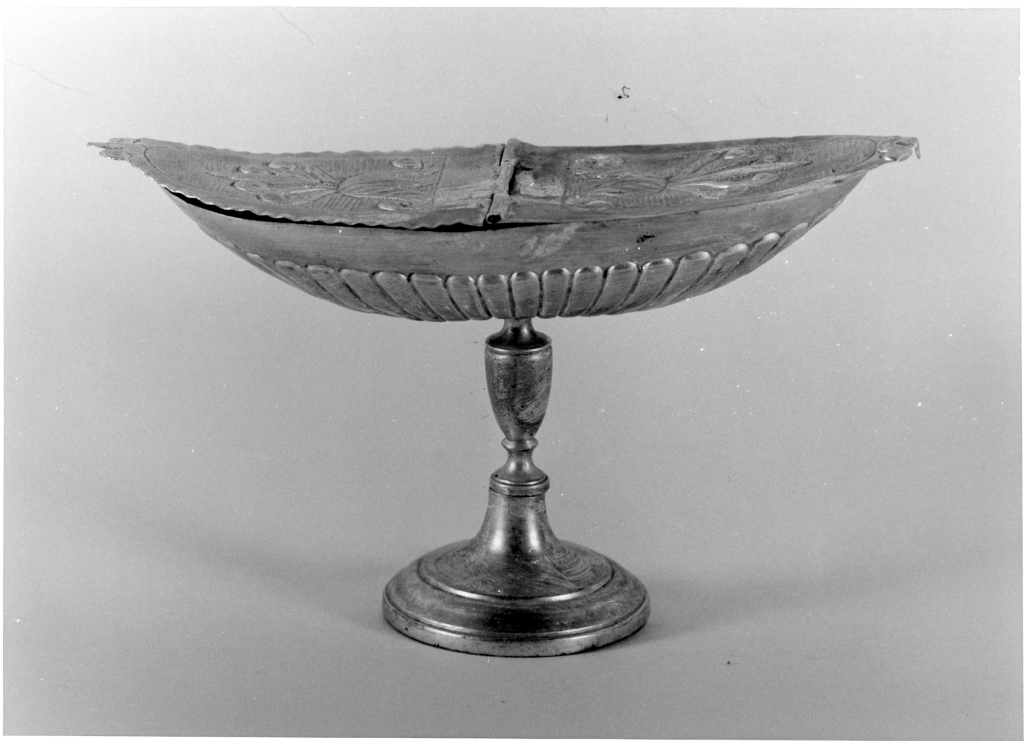 navicella portaincenso - a doppia valva - ambito romano (seconda metà sec. XVIII)