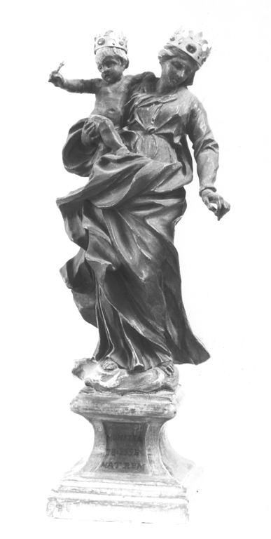 Madonna con Bambino (statuetta) - ambito laziale (fine sec. XVII)