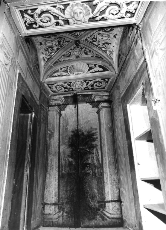motivi decorativi vegetali (porta - a due battenti) - ambito laziale (seconda metà sec. XVII)
