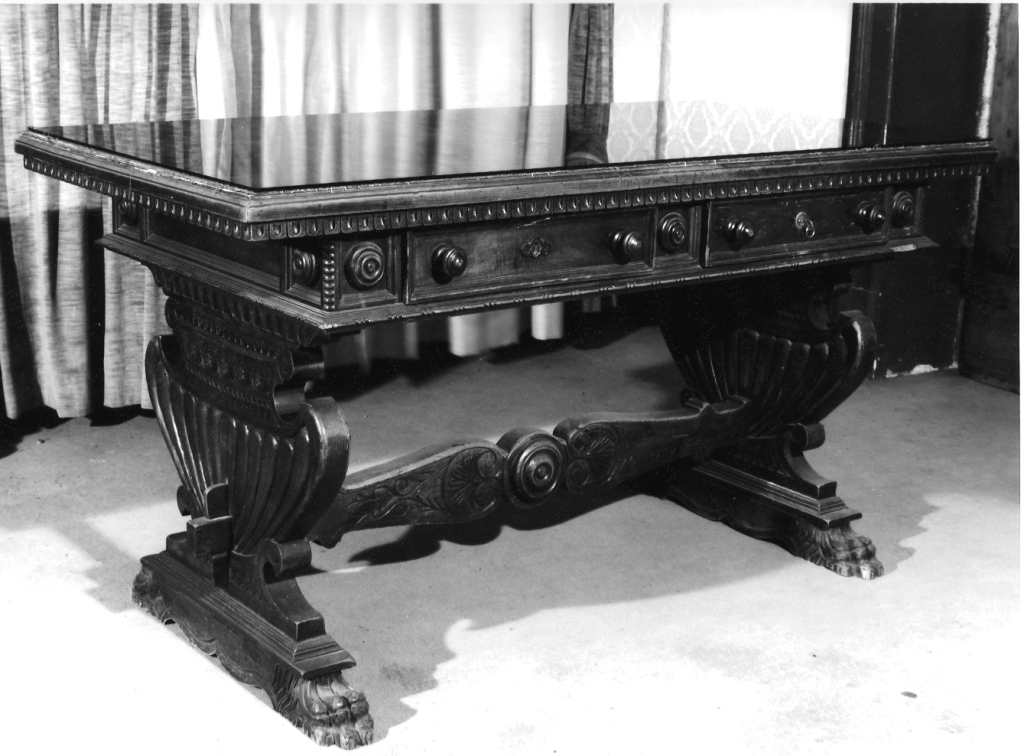 tavolo - produzione laziale (inizio sec. XX)