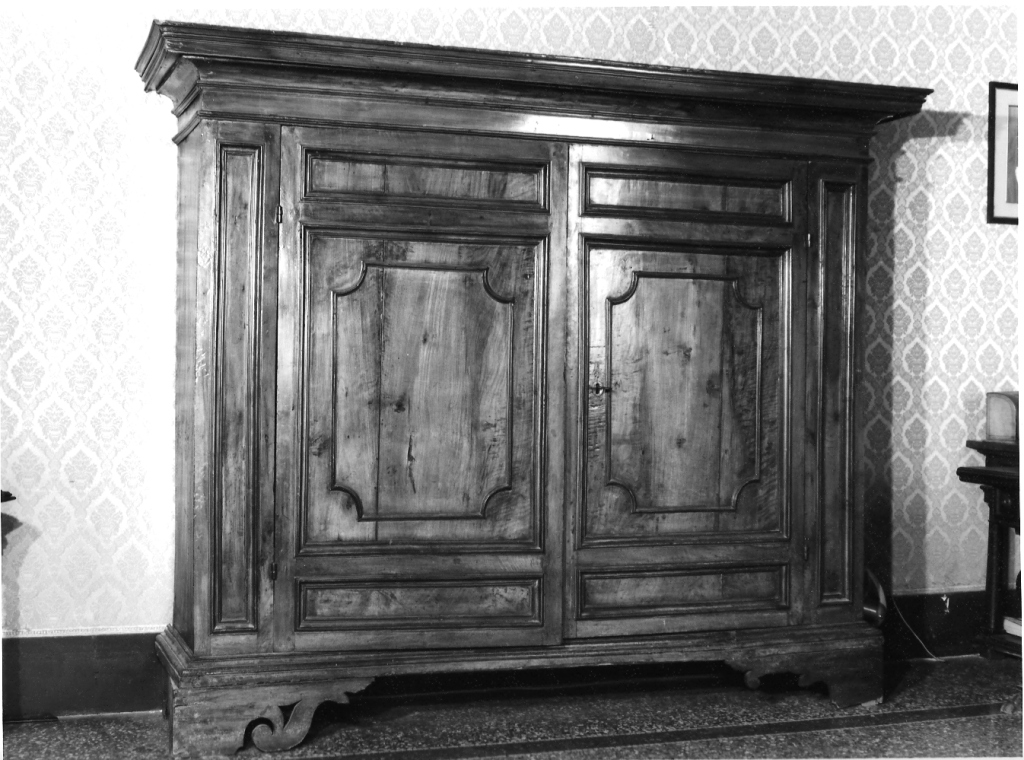 credenza - produzione laziale (prima metà sec. XX)