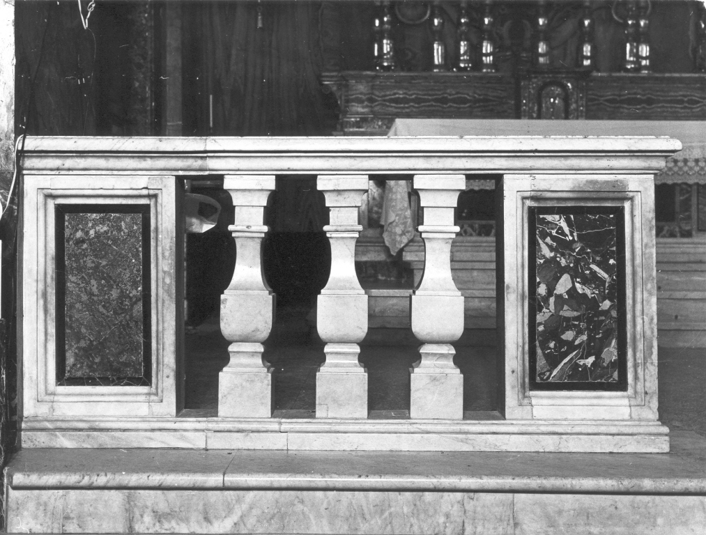 balaustrata di altare - manifattura laziale (fine/inizio secc. XVI/ XVII)