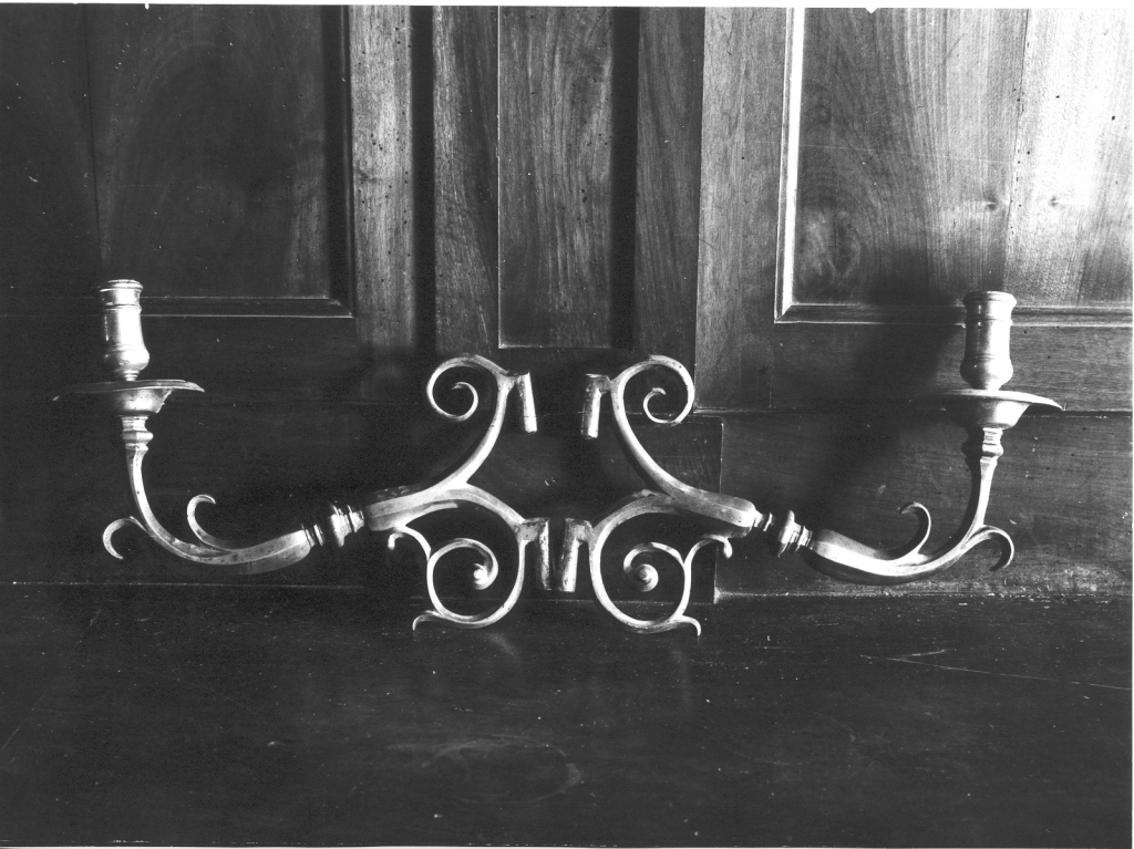 candeliere da parete, coppia - manifattura laziale (sec. XVIII)