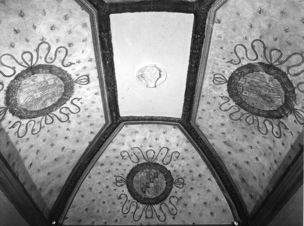 stemma gentilizio (dipinto, complesso decorativo) - ambito laziale (fine/inizio secc. XIX/ XX)