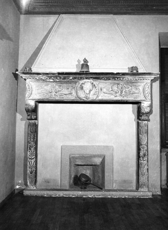 mostra di camino - ambito laziale (sec. XVI)