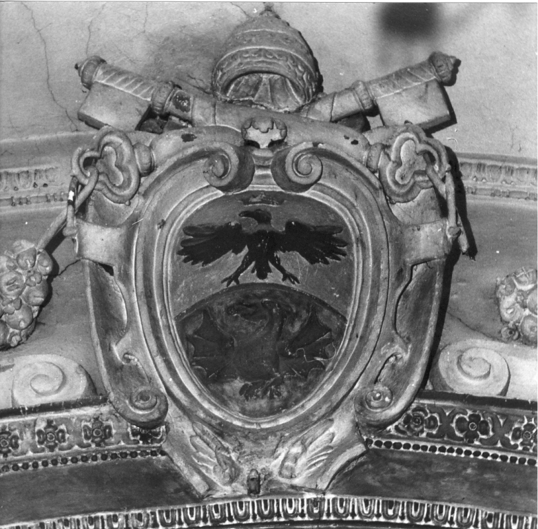 stemma di Paolo V Borghese (rilievo) - ambito laziale (sec. XVII)