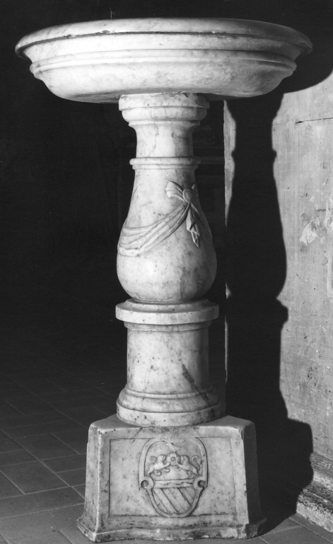 acquasantiera - a fusto - ambito laziale (sec. XV)