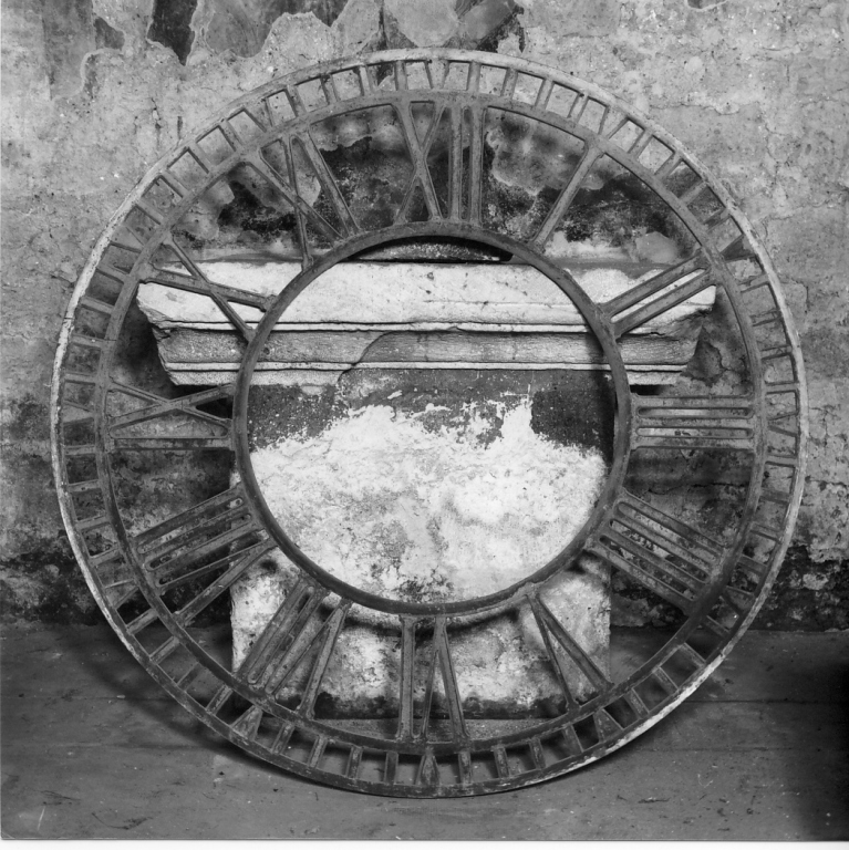 quadrante di orologio, frammento - ambito italiano (seconda metà sec. XIX)