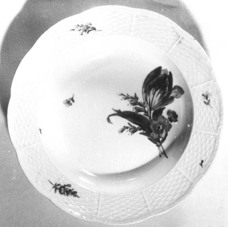 piatto - manifattura di Meissen (secc. XVIII/ XIX)