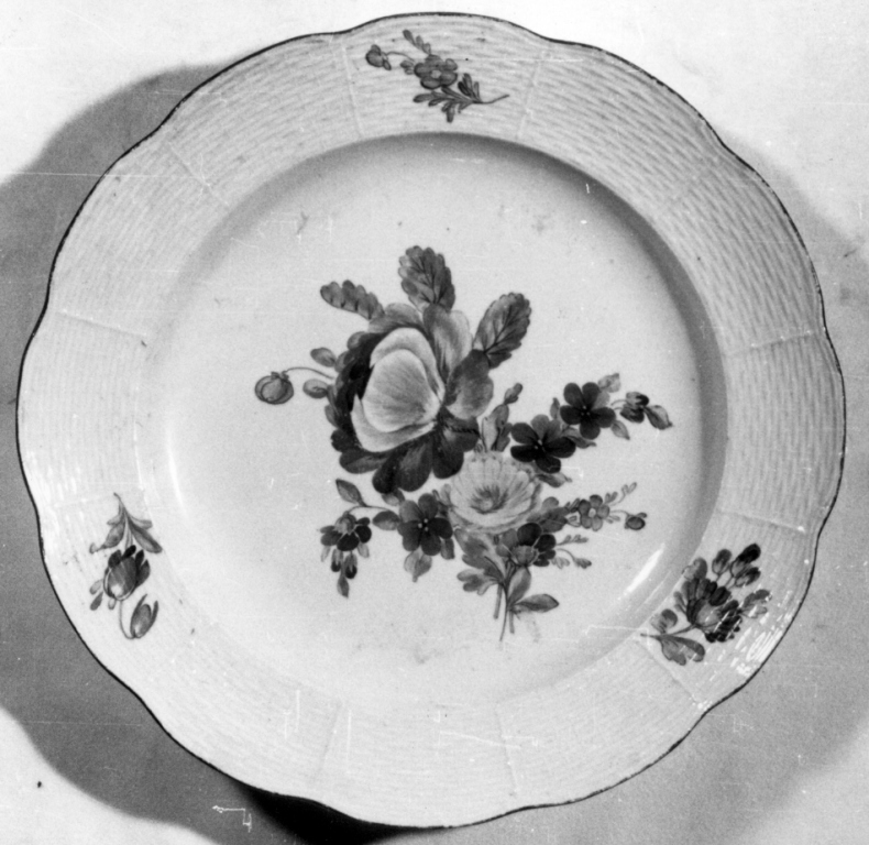 piatto - manifattura imperiale di S. Pietroburgo, manifattura imperiale di S. Pietroburgo (sec. XVIII)