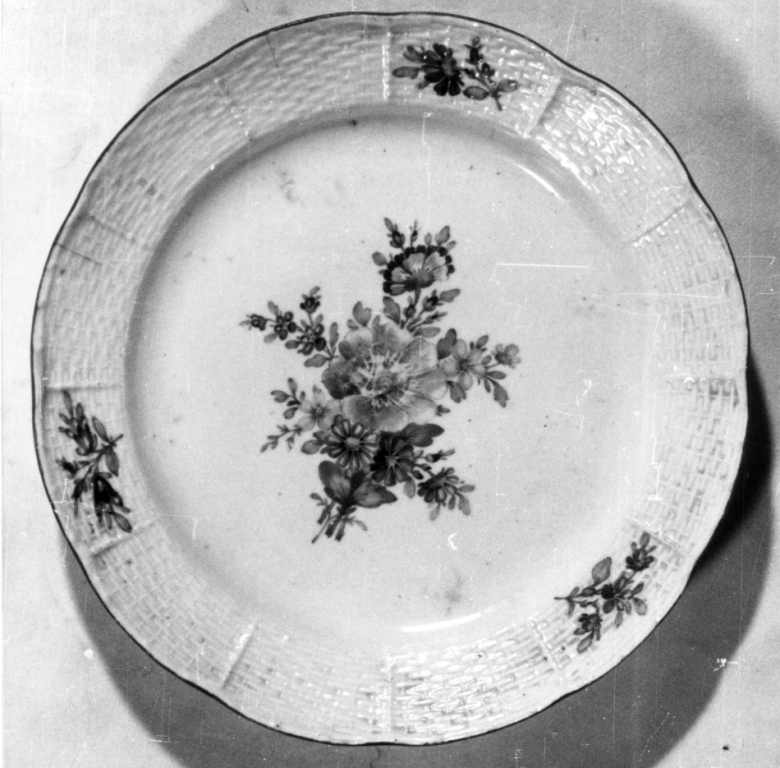 piatto - manifattura imperiale di S. Pietroburgo, manifattura imperiale di S. Pietroburgo (sec. XVIII)