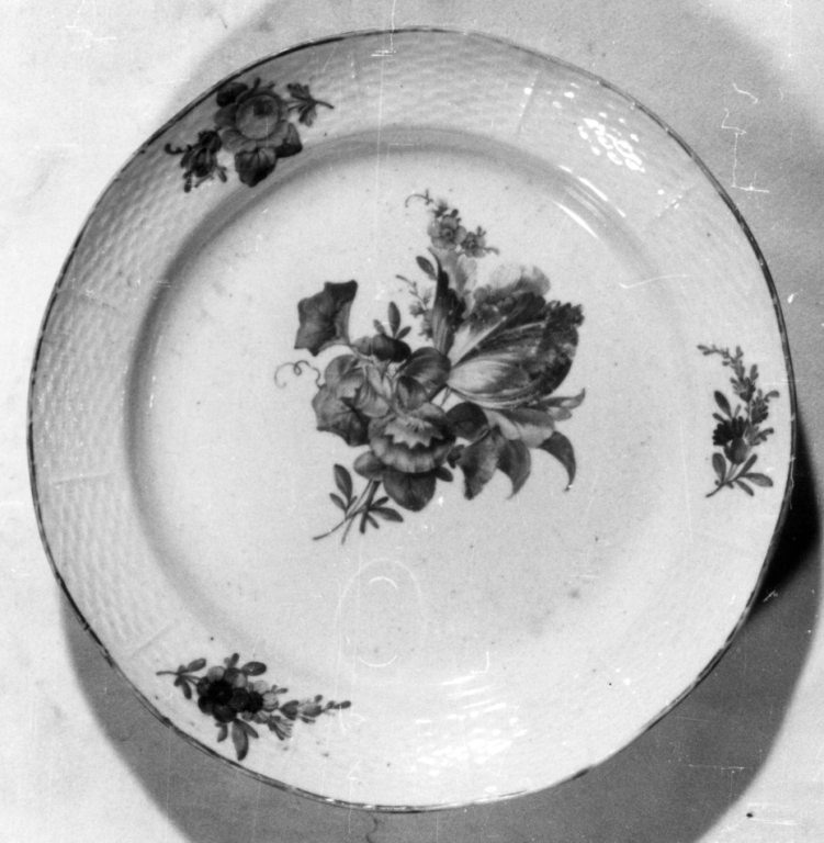 piatto - manifattura imperiale di S. Pietroburgo, manifattura imperiale di S. Pietroburgo (sec. XVIII)