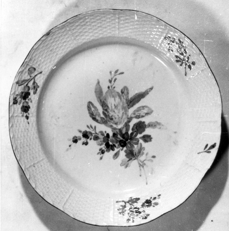 piatto - manifattura imperiale di S. Pietroburgo, manifattura imperiale di S. Pietroburgo (sec. XVIII)