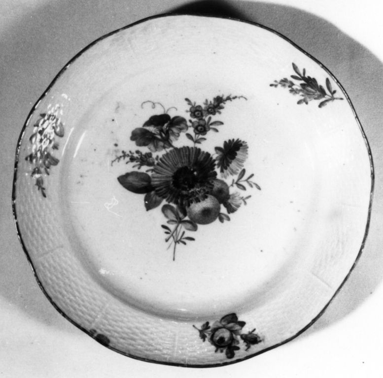 piatto - manifattura imperiale di S. Pietroburgo, manifattura imperiale di S. Pietroburgo (sec. XVIII)