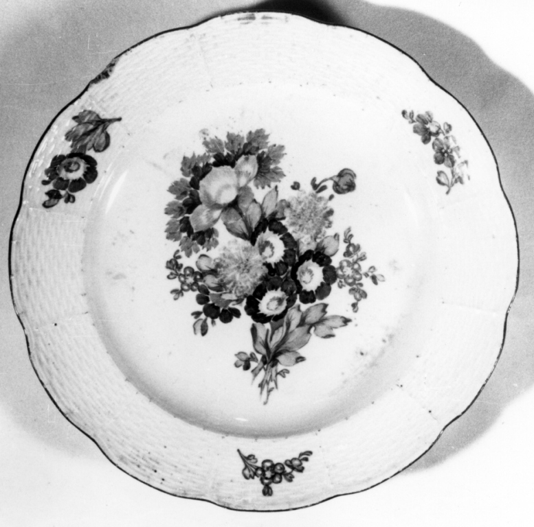piatto - manifattura imperiale di S. Pietroburgo, manifattura imperiale di S. Pietroburgo (sec. XVIII)