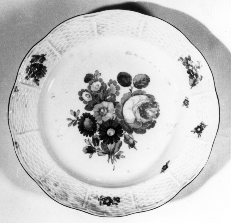 piatto - manifattura imperiale di S. Pietroburgo, manifattura imperiale di S. Pietroburgo (sec. XVIII)