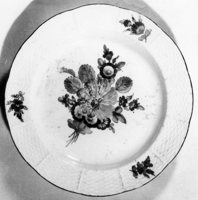 piatto - manifattura imperiale di S. Pietroburgo, manifattura imperiale di S. Pietroburgo (sec. XVIII)