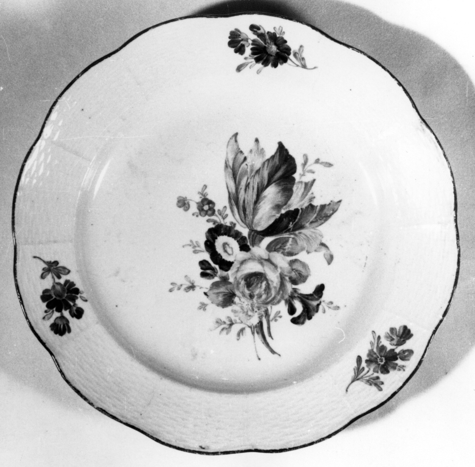 piatto - manifattura imperiale di S. Pietroburgo, manifattura imperiale di S. Pietroburgo (sec. XVIII)