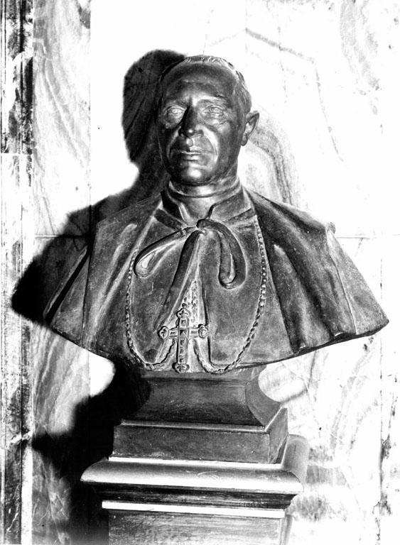 ritratto di Cremonesi Carlo cardinale (busto) di Tonnini Giuseppe (sec. XX)