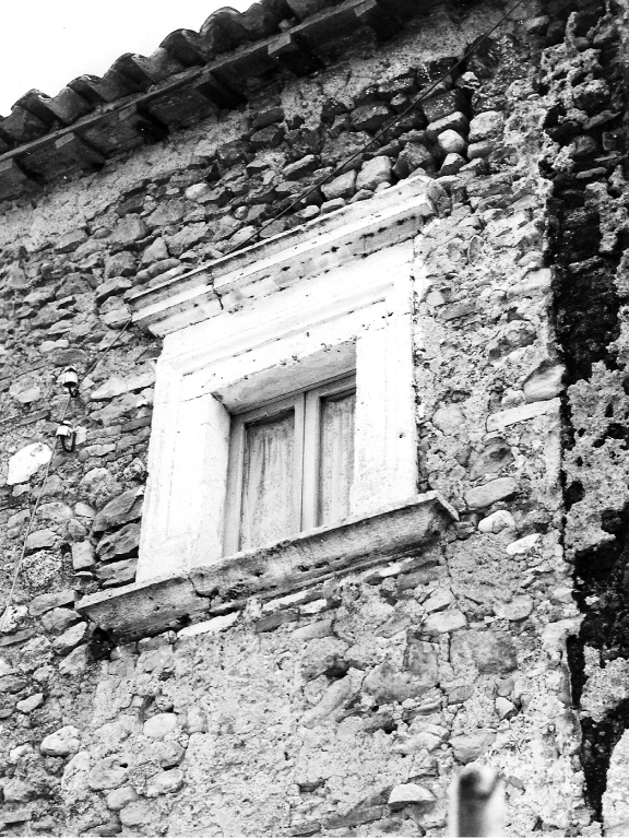 finestra - ambito laziale (fine/inizio secc. XVI/ XVII)