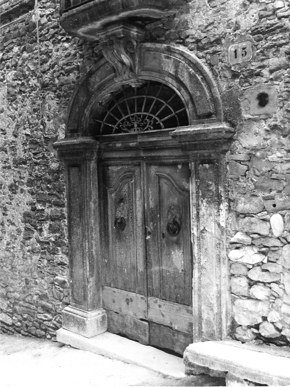 portale - ad arco - ambito laziale (sec. XVIII)