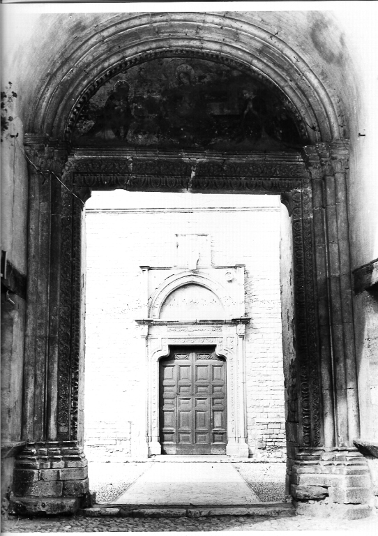 portale - ad arco - maestranze laziali (sec. XIV)