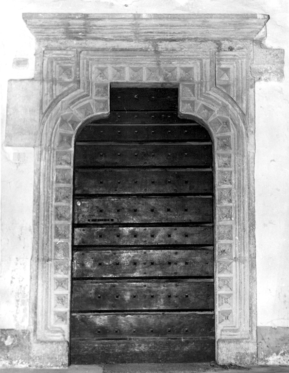 portale - ad arco ribassato - maestranze laziali (sec. XV)