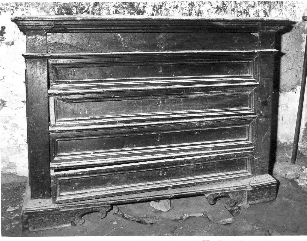 cassettone - ambito laziale (prima metà sec. XVII)