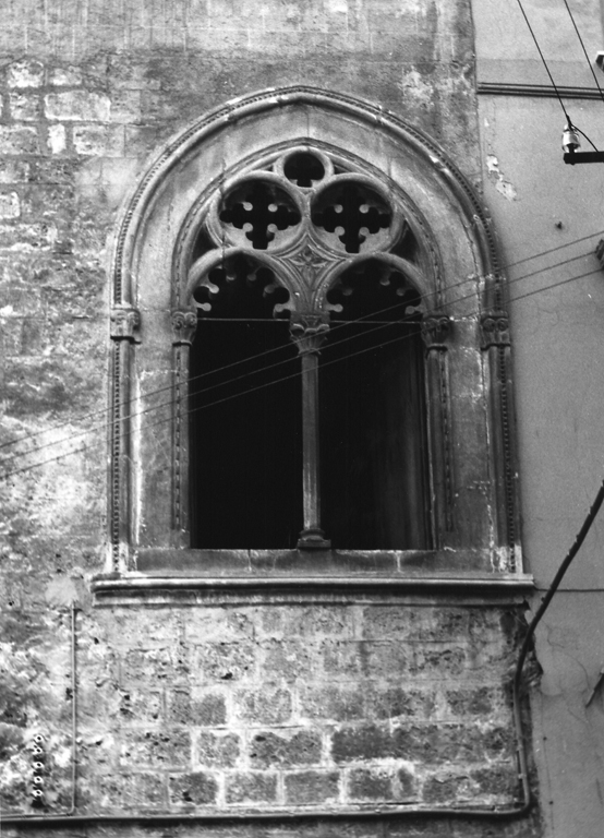 bifora, elemento d'insieme - ambito laziale (inizio sec. XV)