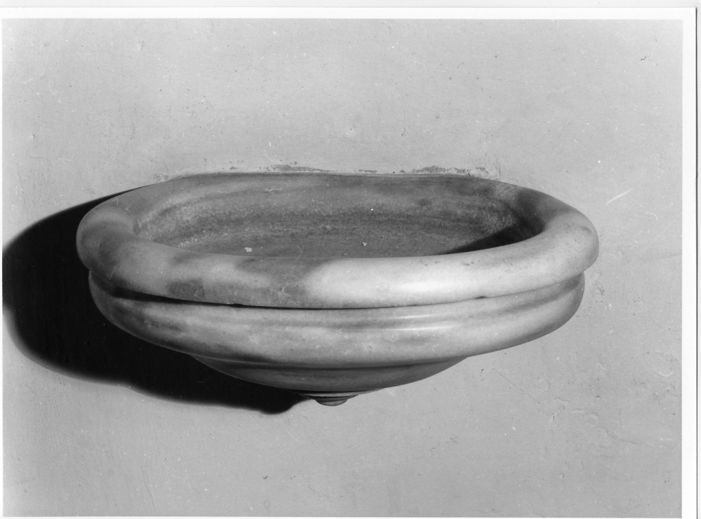 acquasantiera da parete - ambito romano (sec. XIX)