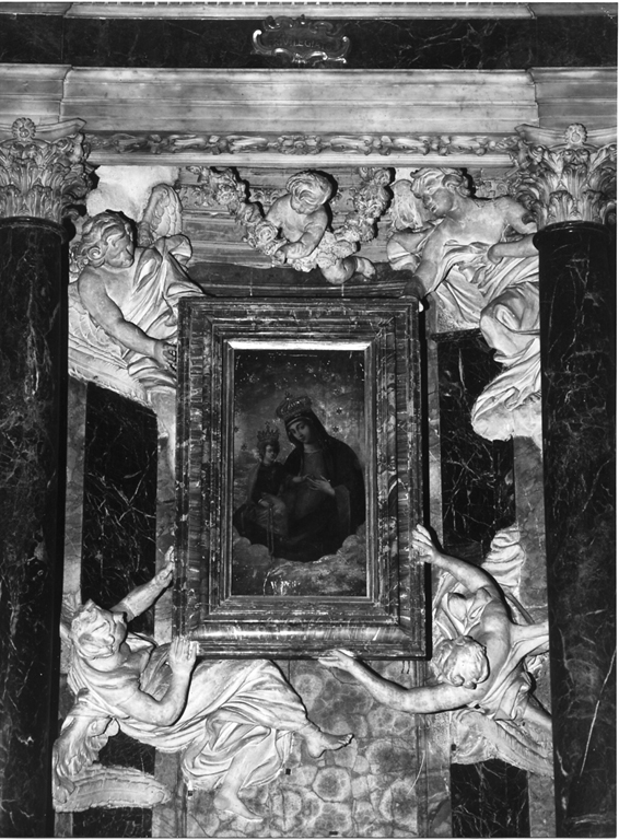 angeli reggicornice (scultura, elemento d'insieme) di Raggi Antonio (sec. XVII)