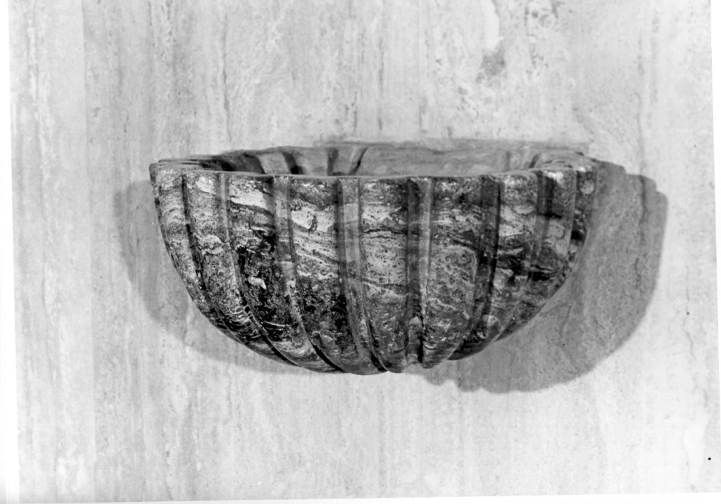 acquasantiera - ambito romano (sec. XVIII)