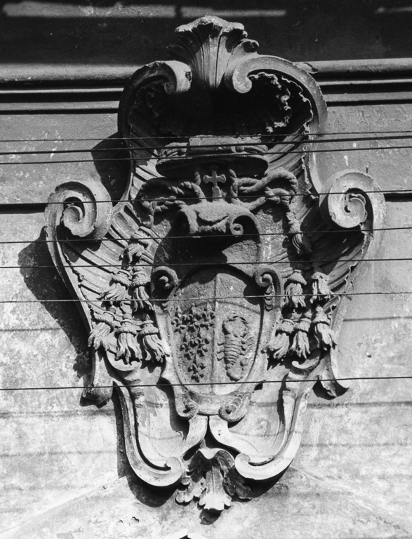 stemma di Giacinto Silvestri vescovo di Nepi e di Sutri (rilievo) - ambito laziale (sec. XVIII)