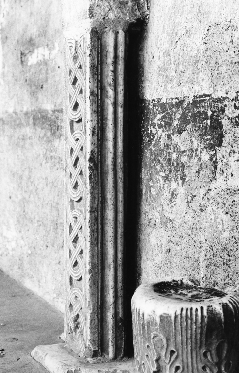 motivi decorativi a baccellatura (rilievo) - ambito laziale (sec. IX)