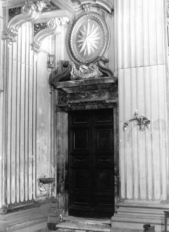 acquasantiera di Castelli Francesco detto Borromini (metà sec. XVII)