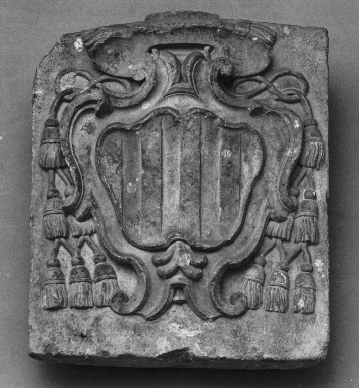 stemma vescovile (rilievo) - ambito laziale (secc. XVII/ XVIII)
