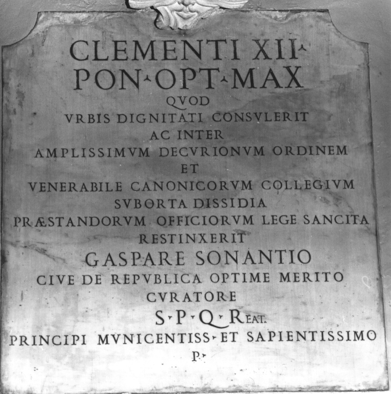 lapide commemorativa - ambito romano (secondo quarto sec. XVIII)