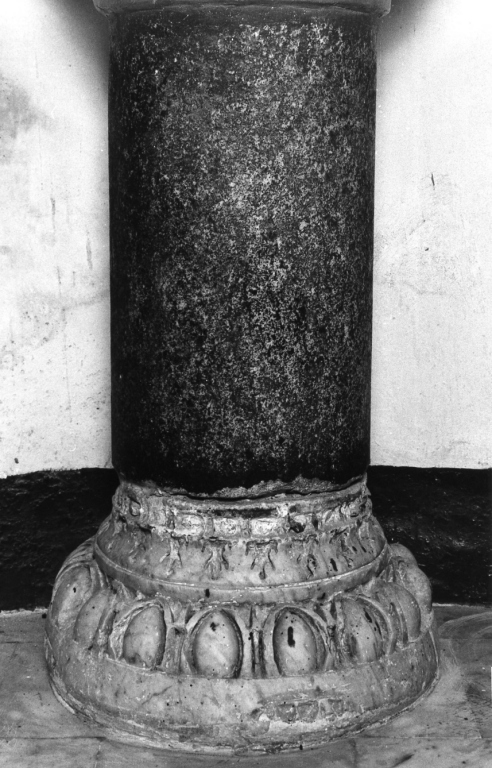 base di colonna - ambito romano (fine/inizio secc. II/ III)