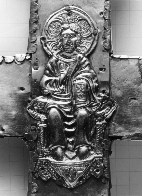 Cristo crocifisso; Cristo in trono; Madonna; San Giovanni Evangelista; Santa Maria Maddalena; simboli dei quattro evangelisti (croce d'altare) - ambito laziale (sec. XV)