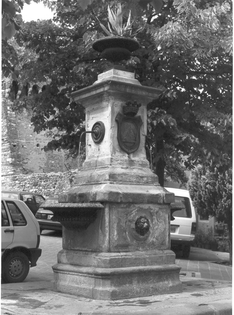 fontana - ambito laziale (sec. XIX)