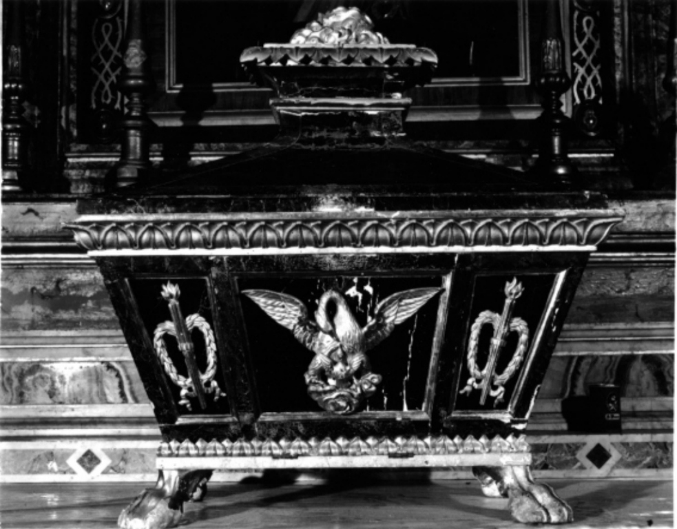 urna - a sarcofago - manifattura laziale (sec. XVIII)