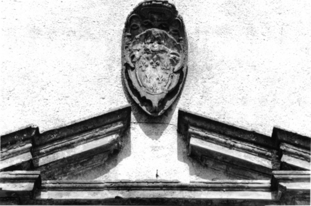 stemma cardinalizio di Alessandro Farnese (rilievo) - manifattura laziale (sec. XVI)