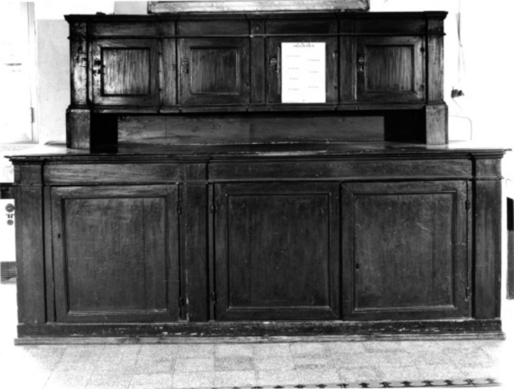 credenza da sacrestia con alzata - manifattura laziale (sec. XVIII)