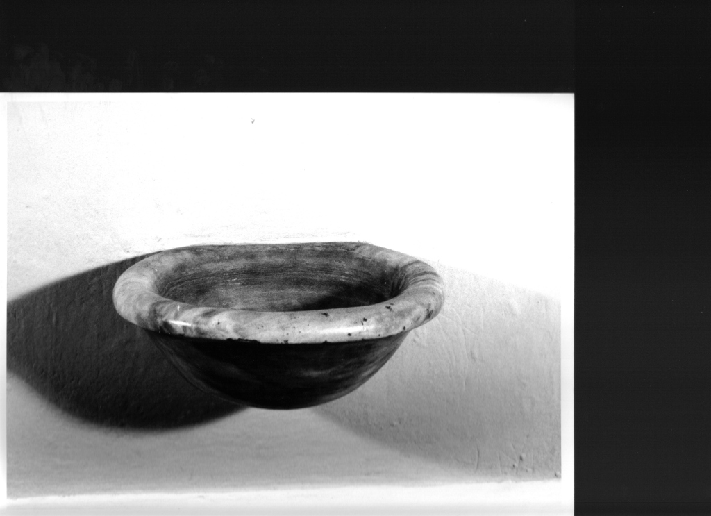 acquasantiera pensile, coppia - manifattura viterbese (seconda metà sec. XIX)