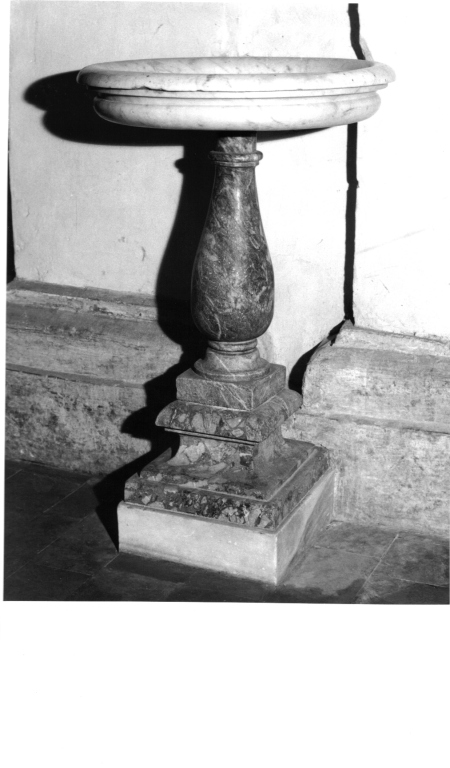 acquasantiera - a fusto - ambito viterbese (sec. XVII)