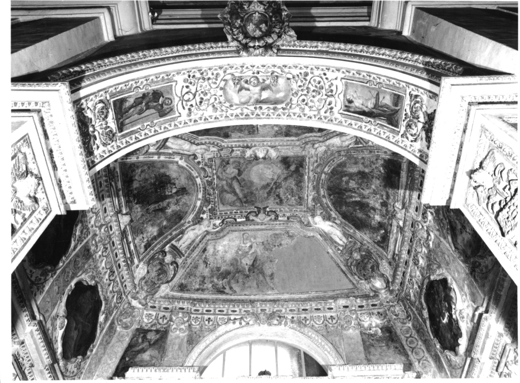 motivi decorativi floreali e putti (decorazione plastica, complesso decorativo) - ambito romano (fine/inizio secc. XVI/ XVII)