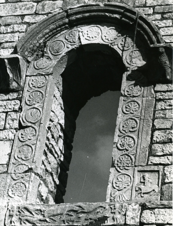 finestra - ambito laziale (secondo quarto sec. XIII)